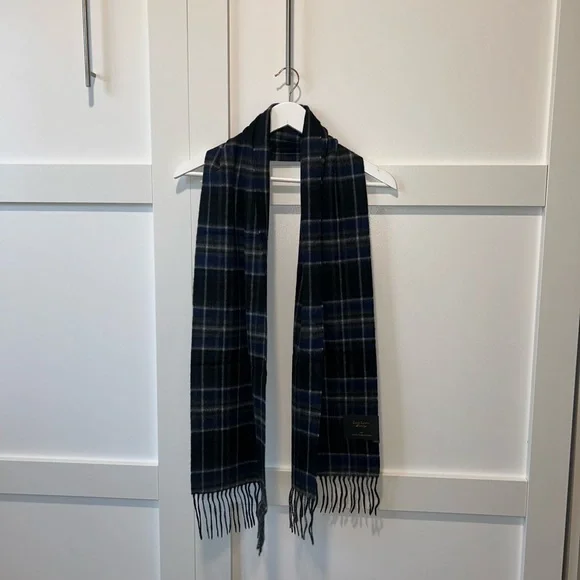 Club Room Navy and Black Cashmere Scarf - Picture 5 of 6